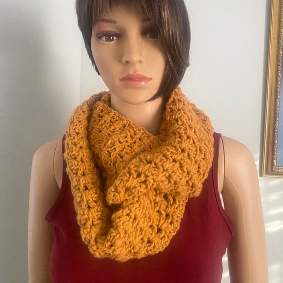 Infinity Scarf - Picture 1 of 1